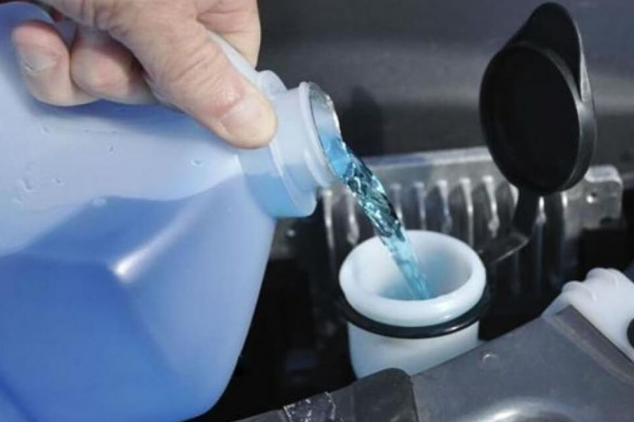 Posso usar água ao invés de líquido de arrefecimento no meu carro? | São Lourenço Pneus | Niterói