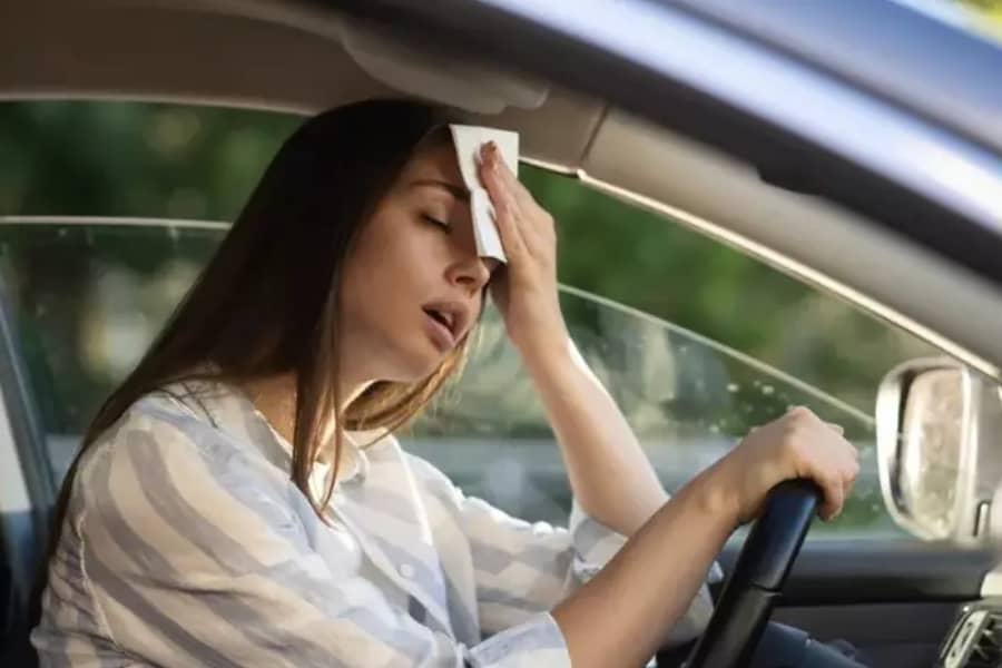Desvendando mitos e verdades sobre como lidar com os carros durante o verão | São Lourenço Pneus | Niterói Desvendando mitos e verdades sobre como lidar com os carros durante o verão | São Lourenço Pneus | Niterói