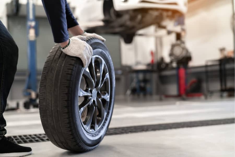 Rodízio de pneus ajuda a evitar o desgaste prematuro. Saiba os motivos e como fazer | São Lourenço Pneus | Niterói