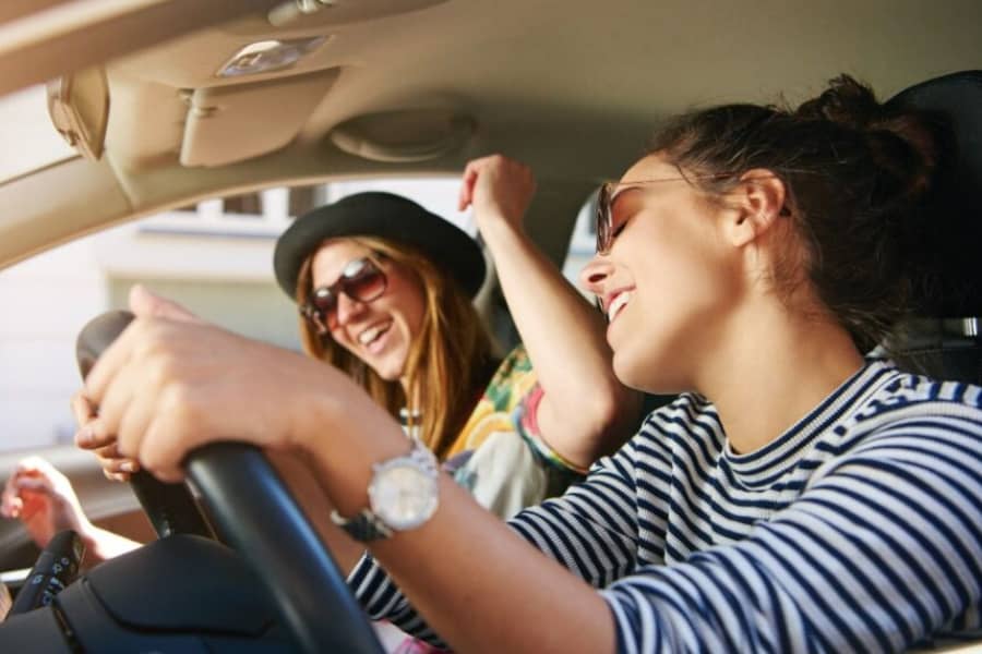 11 funções úteis e desejáveis do carona - ou copiloto | São Lourenço Pneus | Niterói